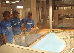 2位グループ4チームが福岡市博物館を訪問
